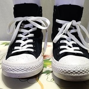 Women's EUC Hi-Top Tennis Shoes size 8